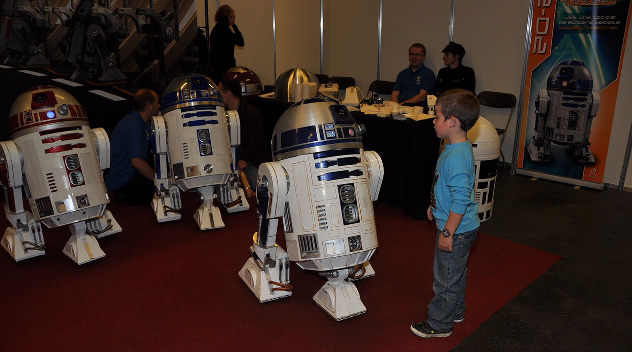 F.A.C.T.S. 2010 — R2-D2 & petit garçon
